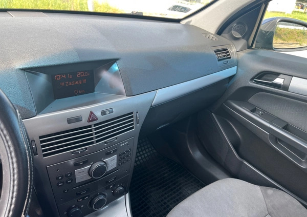 Nissan Qashqai cena 52444 przebieg: 145300, rok produkcji 2016 z Bogatynia małe 596